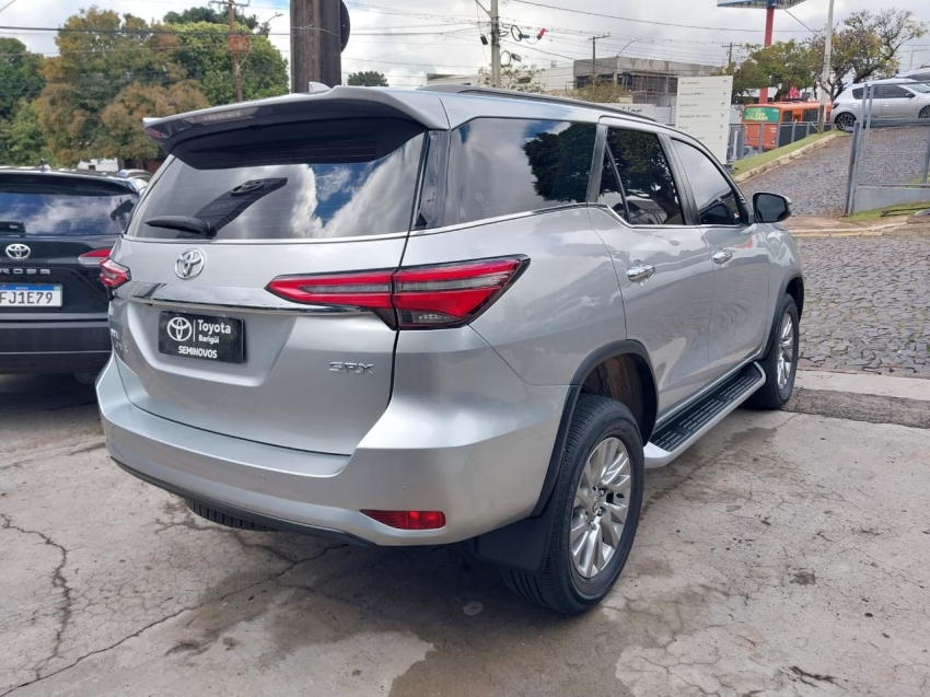 toyota hilux sw4 2.8 d-4d turbo diesel srx 7l 4x4 automatico 4p 20246