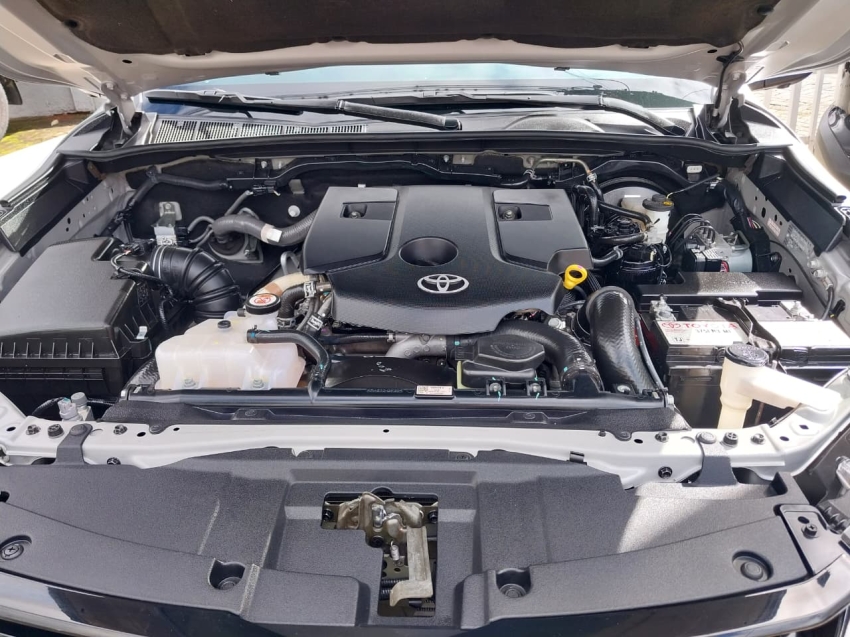 toyota hilux sw4 2.8 d-4d turbo diesel srx 7l 4x4 automatico 4p 202415