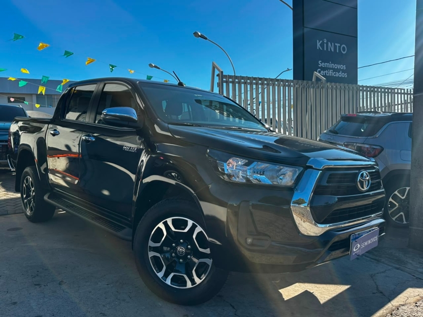 toyota hilux 2.8 d-4d turbo diesel cd srv 4x4 automatico 4p 20240
