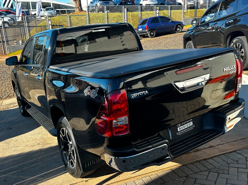 toyota hilux 2.8 d-4d turbo diesel cd srv 4x4 automatico 4p 20244