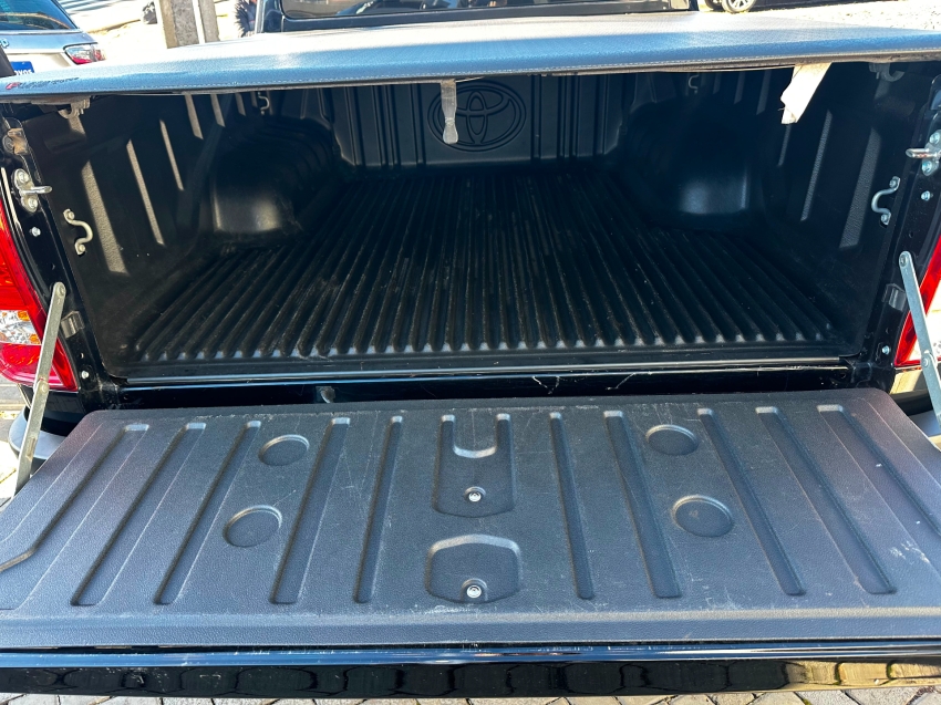 toyota hilux 2.8 d-4d turbo diesel cd srv 4x4 automatico 4p 202411