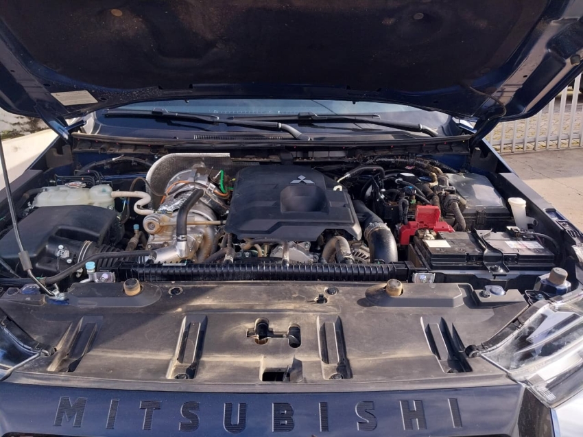 mitsubishi triton 2.4 biturbo diesel cd hpe-s 4x4 automatico 4p 202615