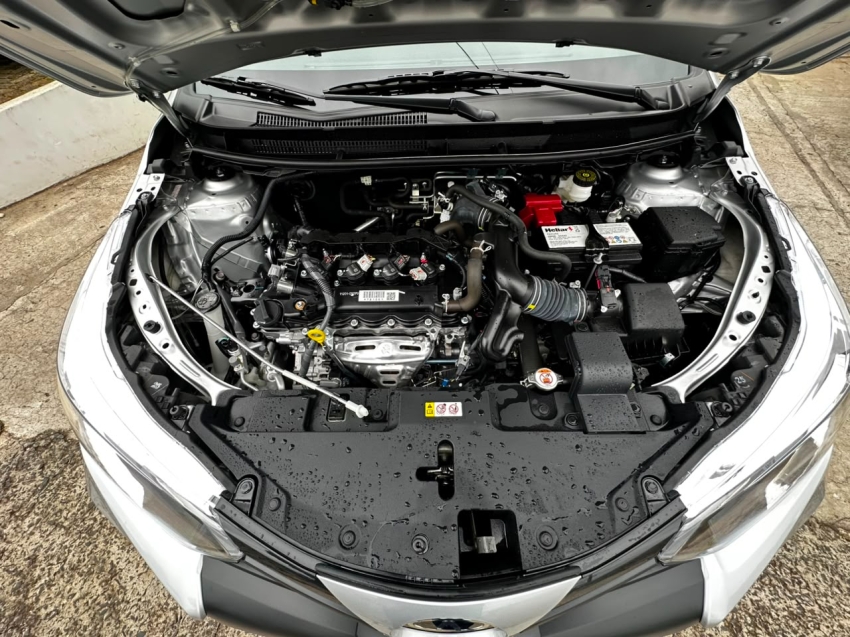 toyota yaris 1.5 16v flex xs multidrive 4p automatico 20251