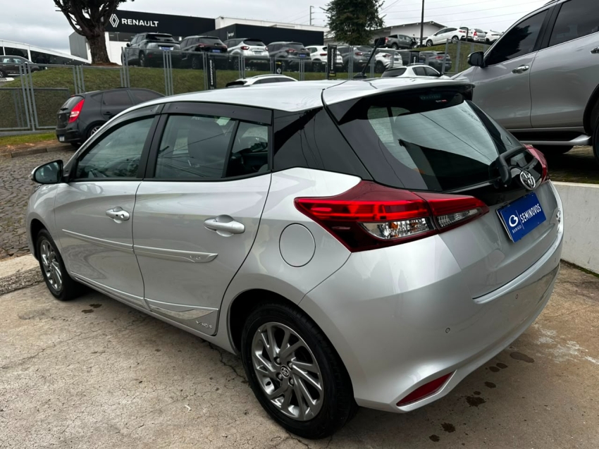 toyota yaris 1.5 16v flex xs multidrive 4p automatico 20255