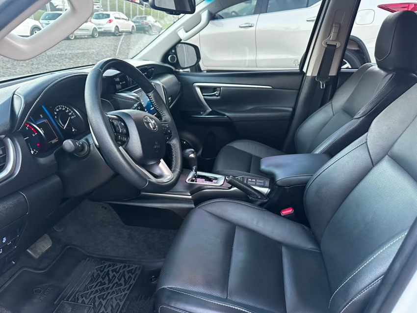 toyota hilux sw4 2.8 d-4d turbo diesel srx platinum 4x4 automatico 4p 202411