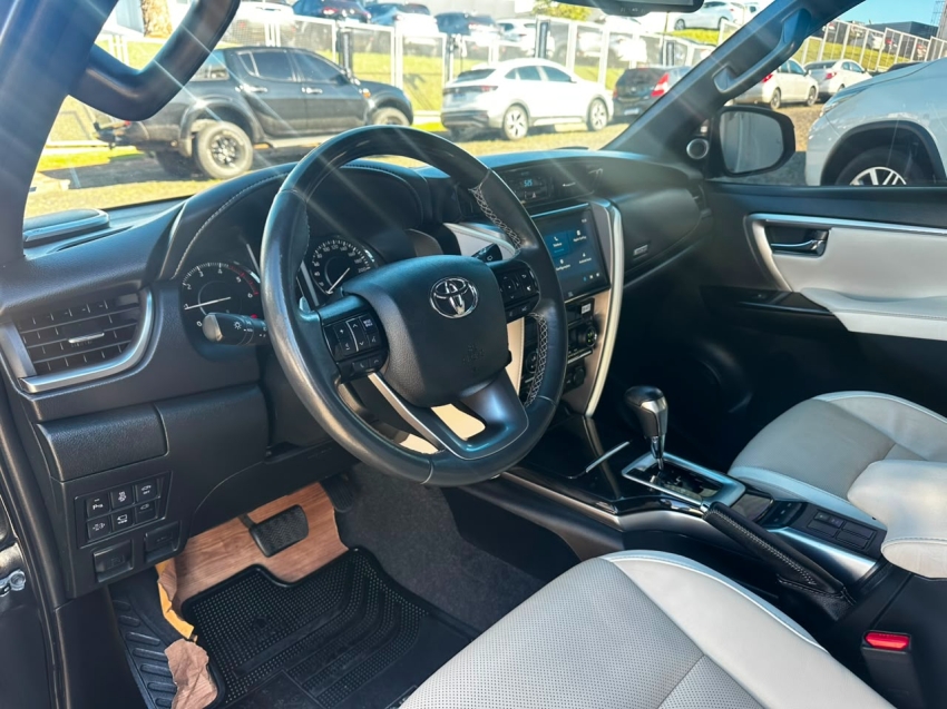 toyota hilux sw4 2.8 d-4d turbo diesel diamond 7l 4x4 automatico 4p 202410