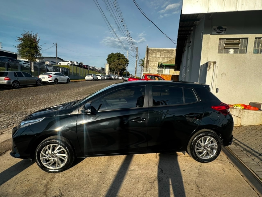 toyota yaris 1.5 16v flex xs multidrive 4p automatico 20243