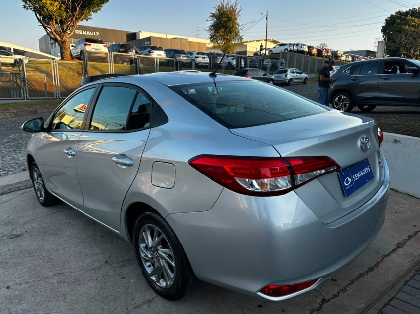 toyota yaris 1.5 16v flex sedan xs multidrive 4p automatico 20245