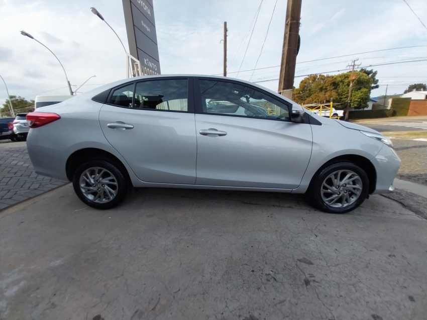 toyota yaris 1.5 16v flex sedan xs multidrive 4p automatico 20247