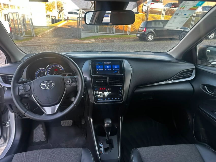toyota yaris 1.5 16v flex sedan xs multidrive 4p automatico 20248