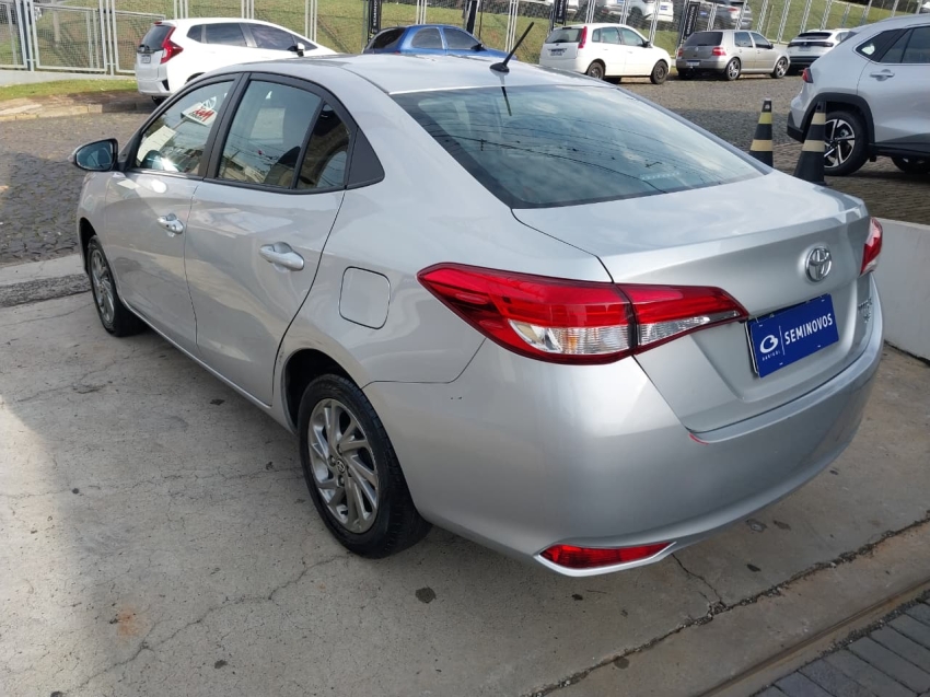 toyota yaris 1.5 16v flex sedan xs multidrive 4p automatico 20243