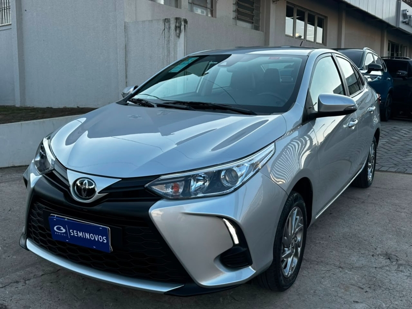 toyota yaris 1.5 16v flex sedan xs multidrive 4p automatico 20242