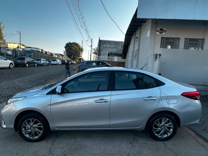 toyota yaris 1.5 16v flex sedan xs multidrive 4p automatico 20244