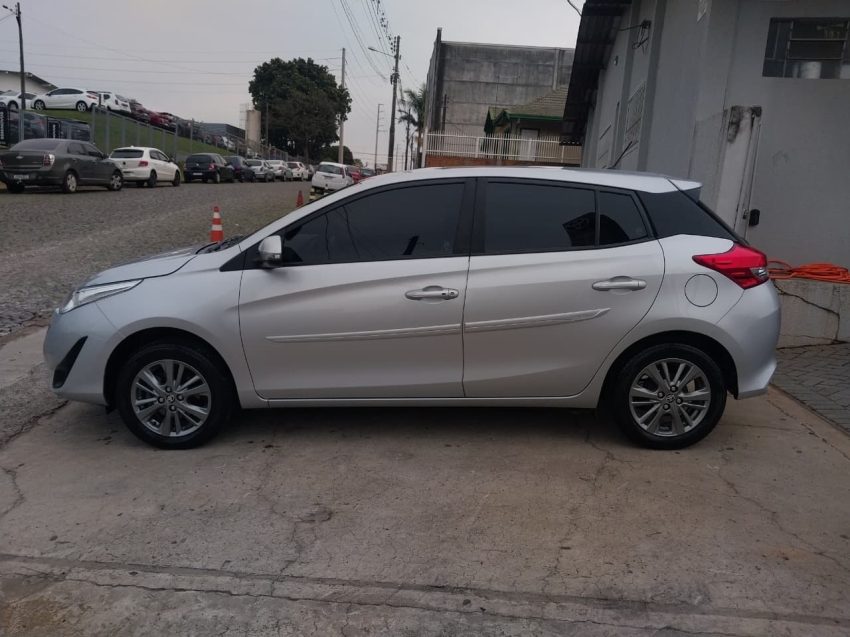 toyota yaris 1.5 16v flex sedan xl live multidrive 4p automatico 20223