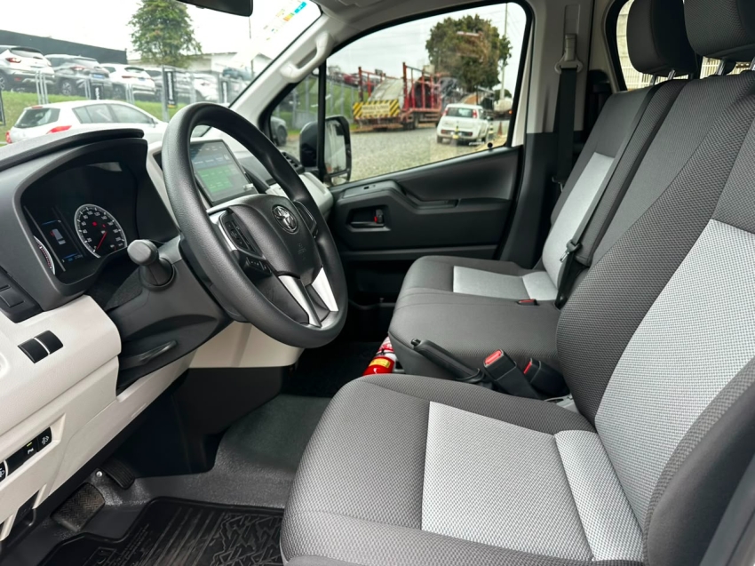 toyota hiace 2.8 d-4d turbo diesel minibus 15+1 dx automatico 2p 20258