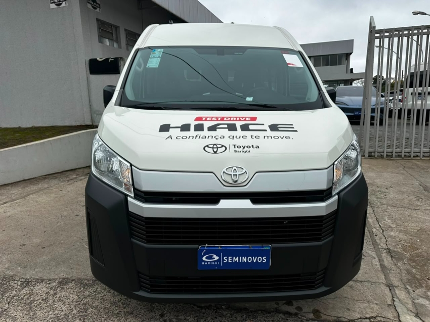 toyota hiace 2.8 d-4d turbo diesel minibus 15+1 dx automatico 2p 20251