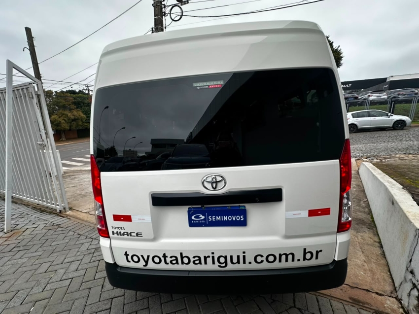 toyota hiace 2.8 d-4d turbo diesel minibus 15+1 dx automatico 2p 202514