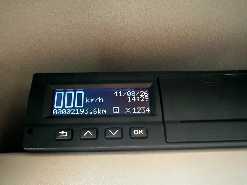 toyota hiace 2.8 d-4d turbo diesel minibus 15+1 dx automatico 2p 202511