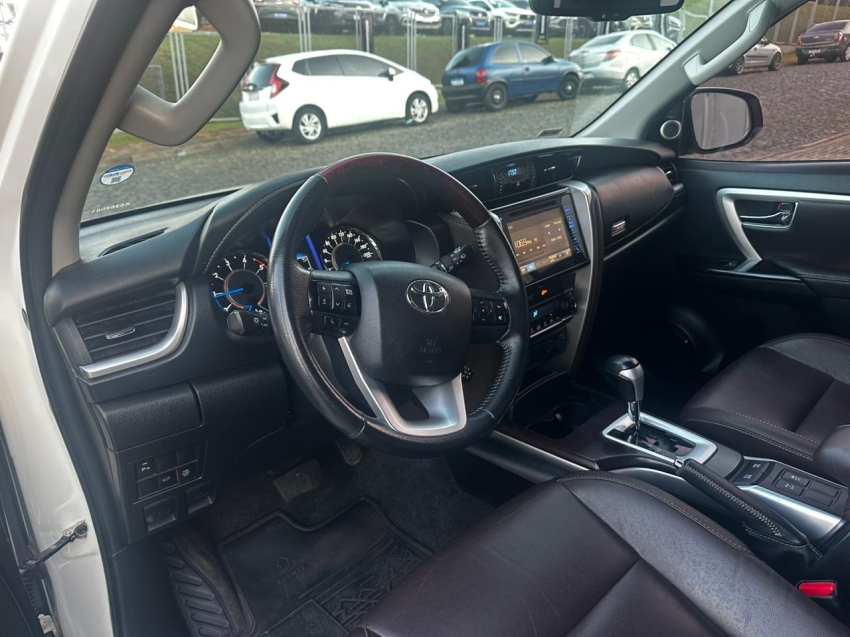 toyota hilux sw4 2.8 srx 4x4 16v turbo intercooler diesel 4p automatico 5p 201911