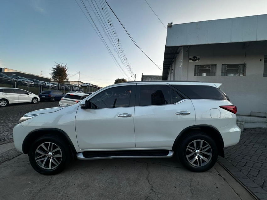 toyota hilux sw4 2.8 srx 4x4 16v turbo intercooler diesel 4p automatico 5p 20193