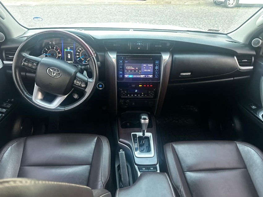 toyota hilux sw4 2.8 srx 4x4 16v turbo intercooler diesel 4p automatico 5p 20199