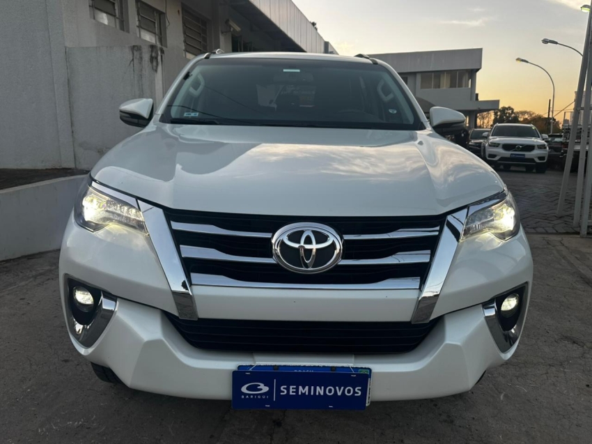 toyota hilux sw4 2.8 srx 4x4 16v turbo intercooler diesel 4p automatico 5p 20191