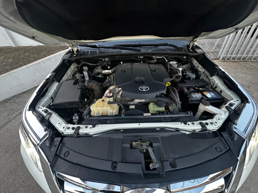 toyota hilux sw4 2.8 srx 4x4 16v turbo intercooler diesel 4p automatico 5p 201913