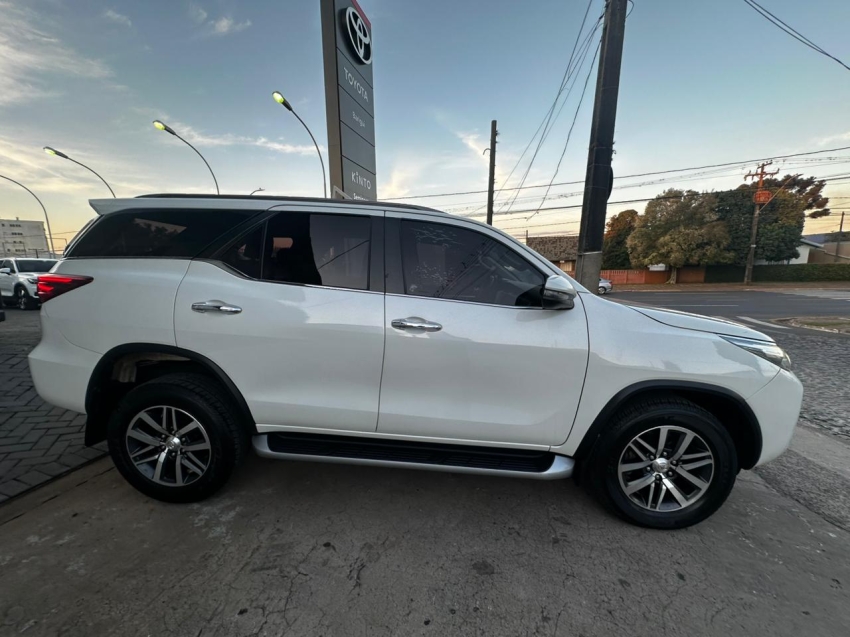 toyota hilux sw4 2.8 srx 4x4 16v turbo intercooler diesel 4p automatico 5p 20194