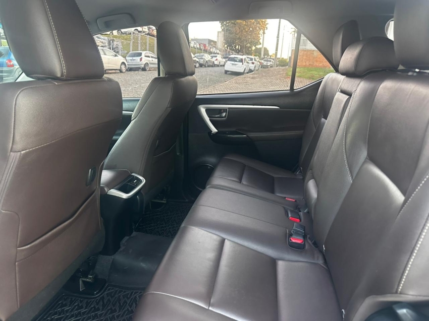toyota hilux sw4 2.8 srx 4x4 16v turbo intercooler diesel 4p automatico 5p 201912