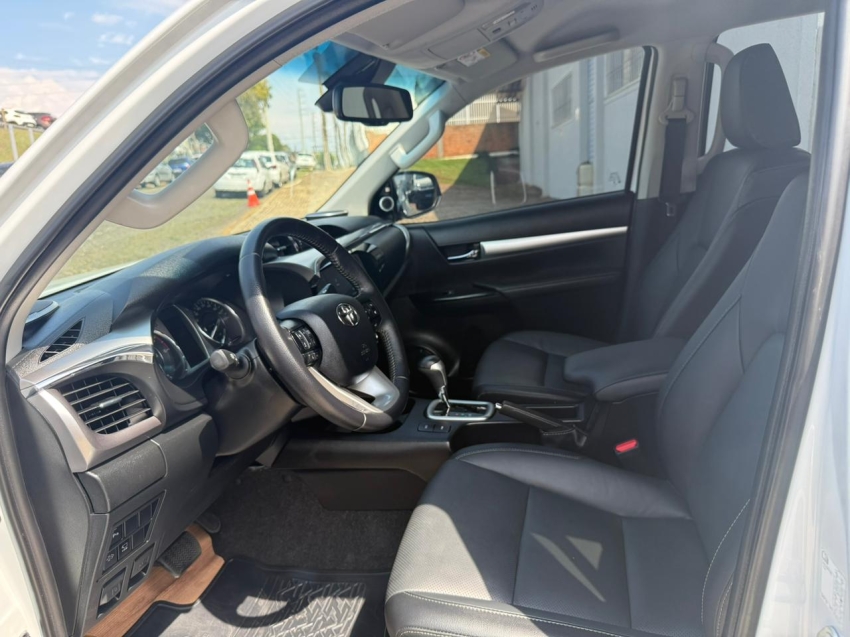 toyota hilux 2.8 d-4d turbo diesel cd srx plus 4x4 automatico 4p 202510