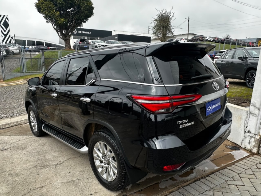 toyota hilux sw4 2.8 d-4d turbo diesel srx 4x4 automatico 5p 20214