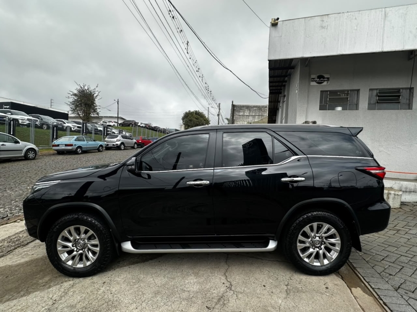 toyota hilux sw4 2.8 d-4d turbo diesel srx 4x4 automatico 5p 20213