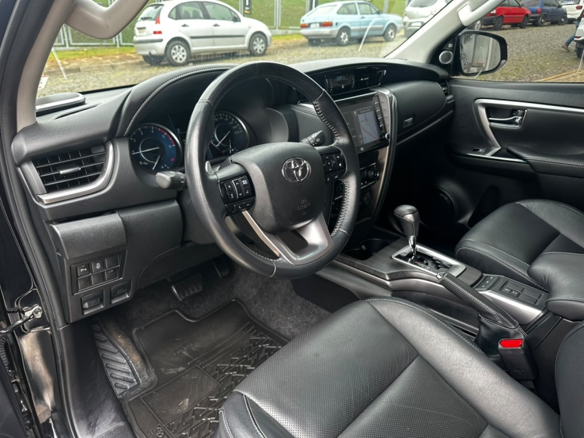 toyota hilux sw4 2.8 d-4d turbo diesel srx 4x4 automatico 5p 20217