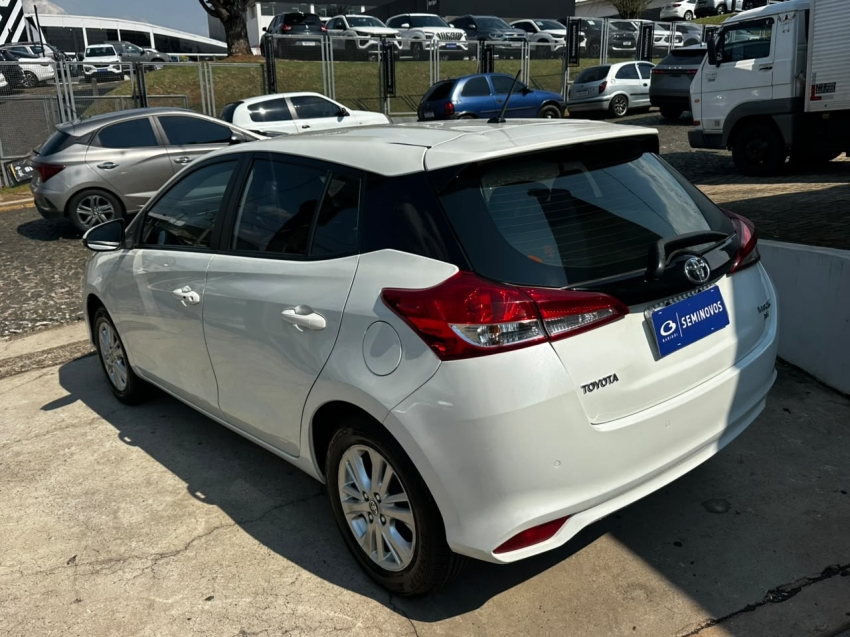 toyota yaris 1.3 16v flex xl plus tech multidrive 4p automatico 20195