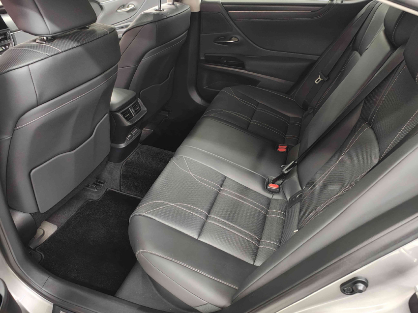 lexus es 300h 2.5 16v hibrido cvt 4p automatico 2023