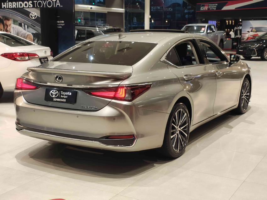 lexus es 300h 2.5 16v hibrido cvt 4p automatico 2023