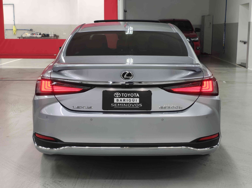 lexus es 300h 2.5 16v hibrido luxury cvt 4p automatico 2025
