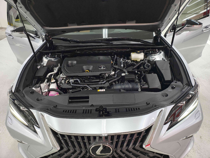 lexus es 300h 2.5 16v hibrido luxury cvt 4p automatico 2025