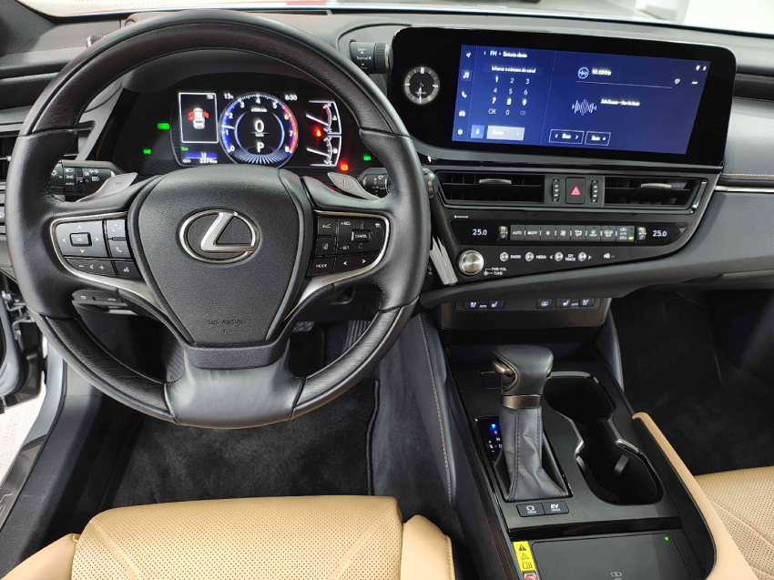 lexus es 300h 2.5 16v hibrido luxury cvt 4p automatico 2025