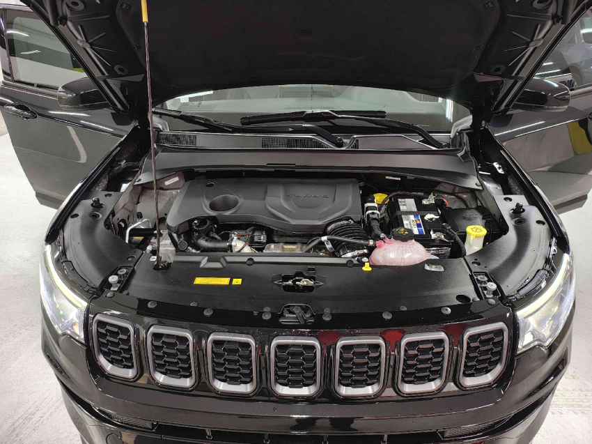jeep compass 1.3 16v flex night eagle 4x2 automatico 4p 2025