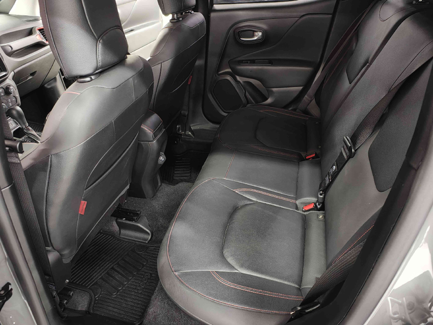 jeep renegade 1.3 t270 turbo flex trailhawk 4x4 at9 4p automatico 2025