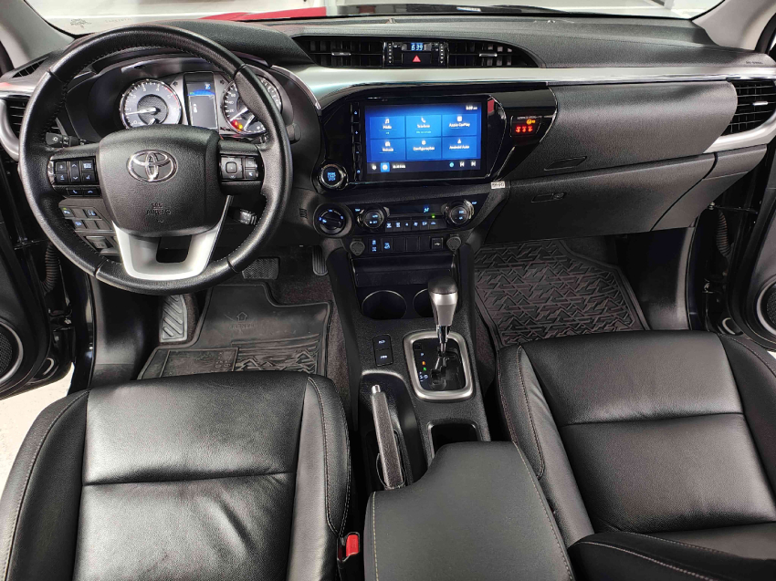 toyota hilux 2.8 d-4d turbo diesel cd srv 4x4 automatico 4p 2024