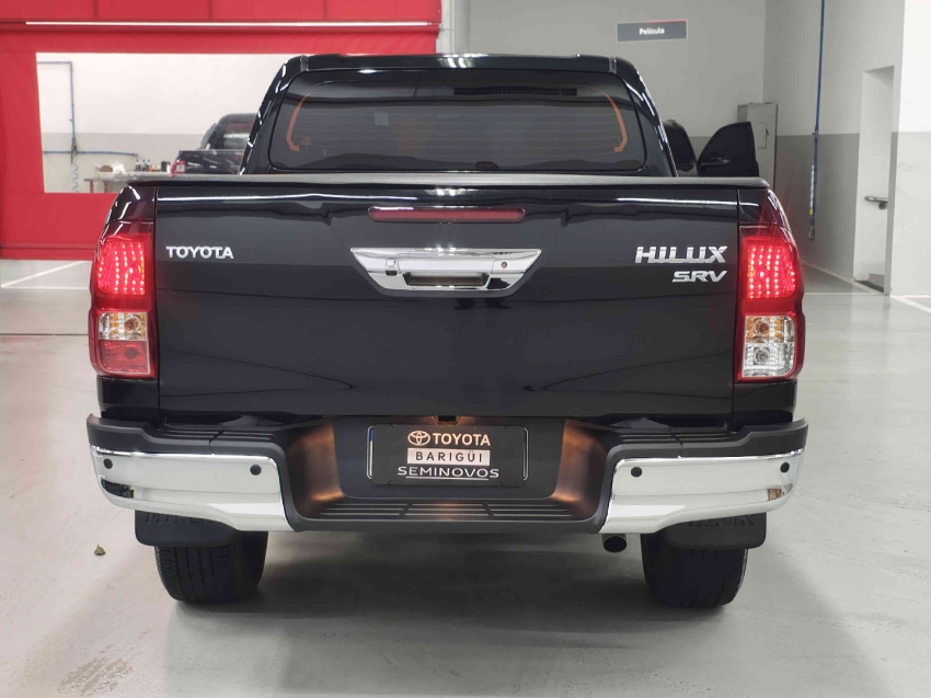 toyota hilux 2.8 d-4d turbo diesel cd srv 4x4 automatico 4p 2024