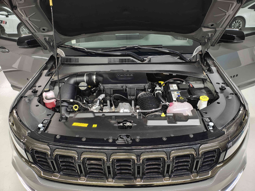 jeep commander 2.0 hurricane 4 turbo gasolina blackhawk at9 4p automatico 2025