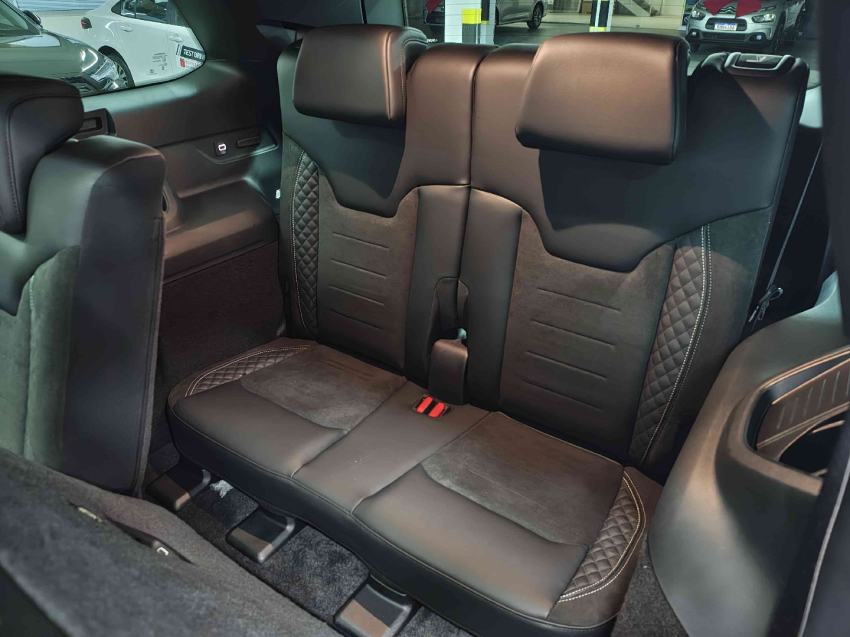 jeep commander 2.0 hurricane 4 turbo gasolina blackhawk at9 4p automatico 2025