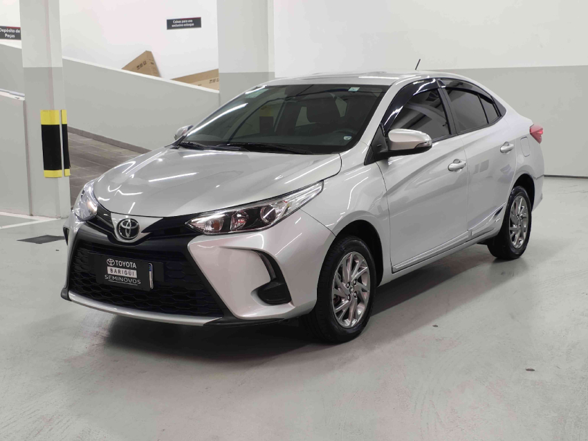 toyota yaris 1.5 16v flex sedan xs multidrive 4p automatico 2024