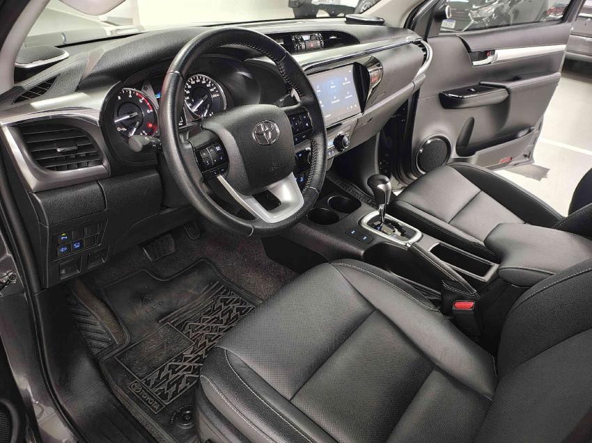 toyota hilux 2.8 d-4d turbo diesel cd srx plus 4x4 automatico 4p 2024