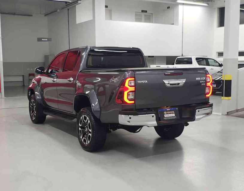 toyota hilux 2.8 d-4d turbo diesel cd srx plus 4x4 automatico 4p 2024