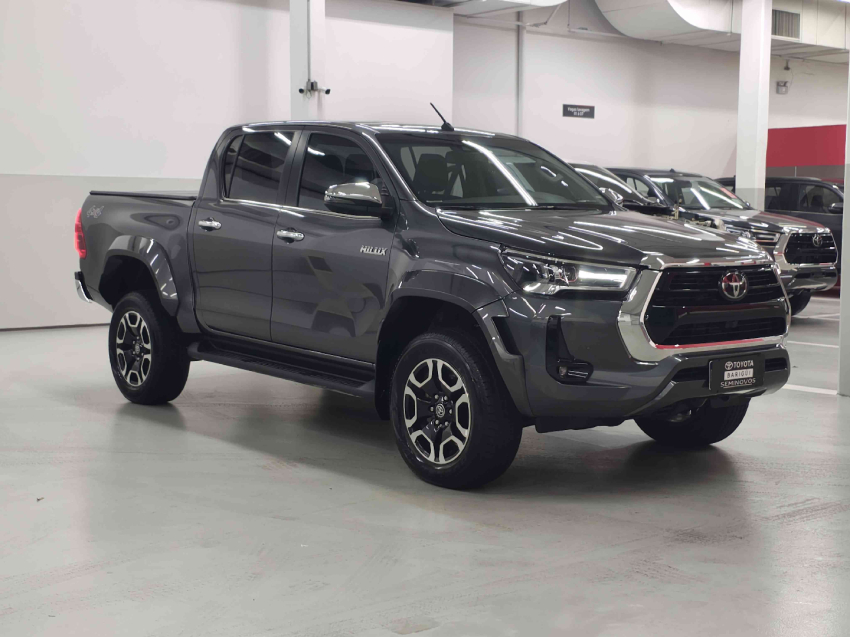 toyota hilux 2.8 d-4d turbo diesel cd srx plus 4x4 automatico 4p 2024