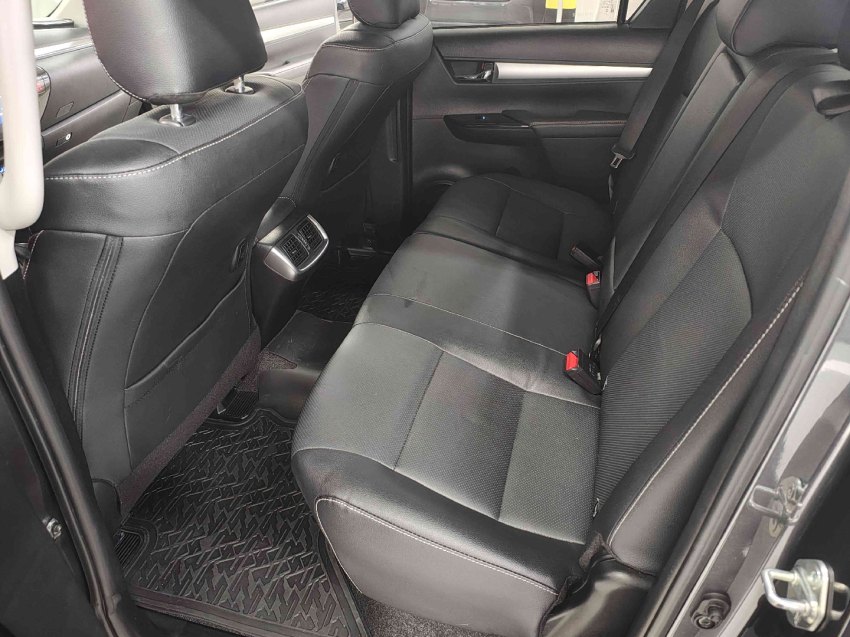 toyota hilux 2.8 d-4d turbo diesel cd srx plus 4x4 automatico 4p 2024